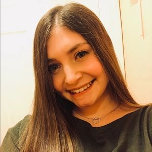 Meet your Posher, Alyson